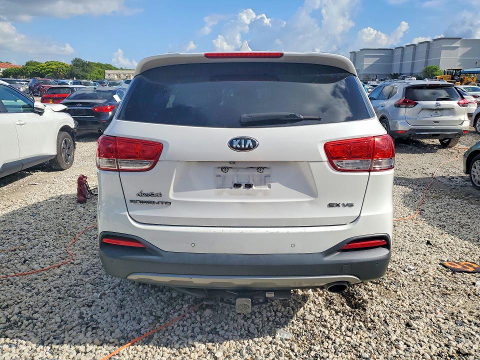 Photo 6 from auction – 2016 KIA SORENTO with VIN 5XYPH4A53GG176831