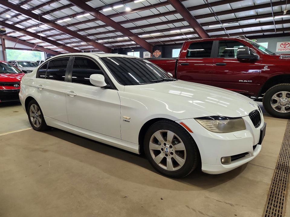Photo 4 from auction – 2011 BMW 328 with VIN WBAPK5G57BNN30329