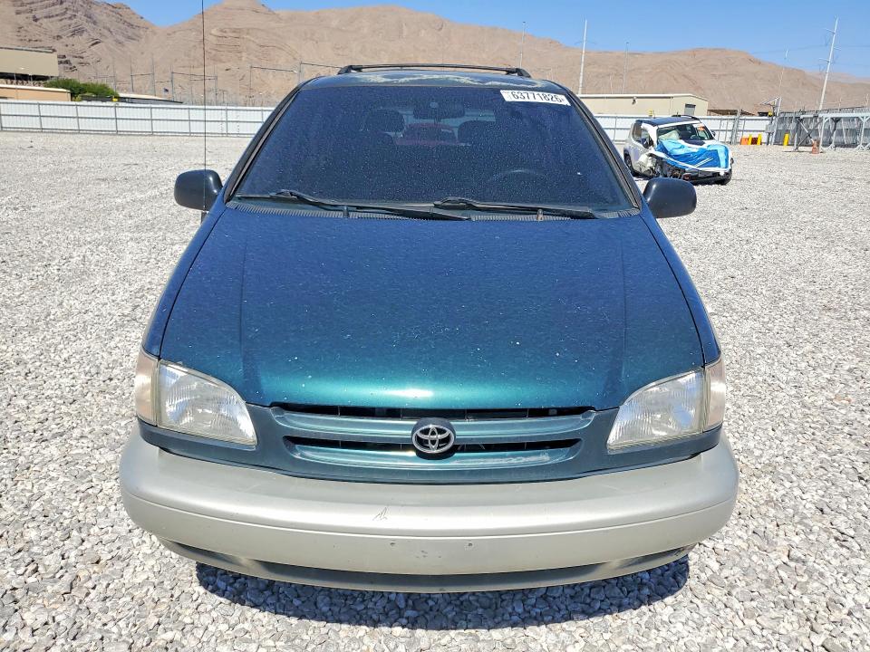 Photo 5 from auction – 1998 TOYOTA SIENNA with VIN 4T3ZF13C5WU043786