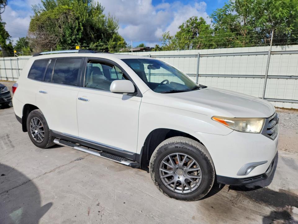 Photo 4 from auction – 2012 TOYOTA HIGHLANDER with VIN 5TDYK3EH0CS083296