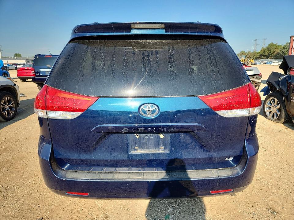 Photo 6 from auction – 2011 TOYOTA SIENNA with VIN 5TDKK3DC5BS045654