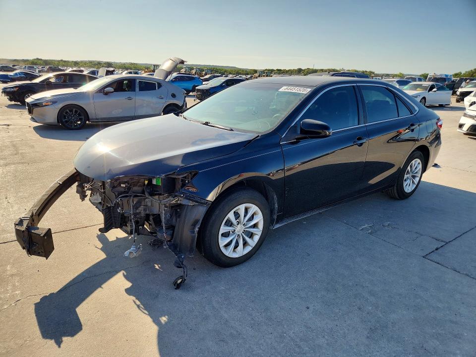TOYOTA CAMRY 2016 مع رقم تعريف المركبة 4T4BF1FK7GR517497 - صورة من المزاد