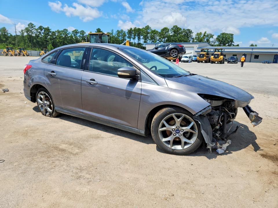 Photo 4 from auction – 2013 FORD FOCUS with VIN 1FADP3F28DL331412