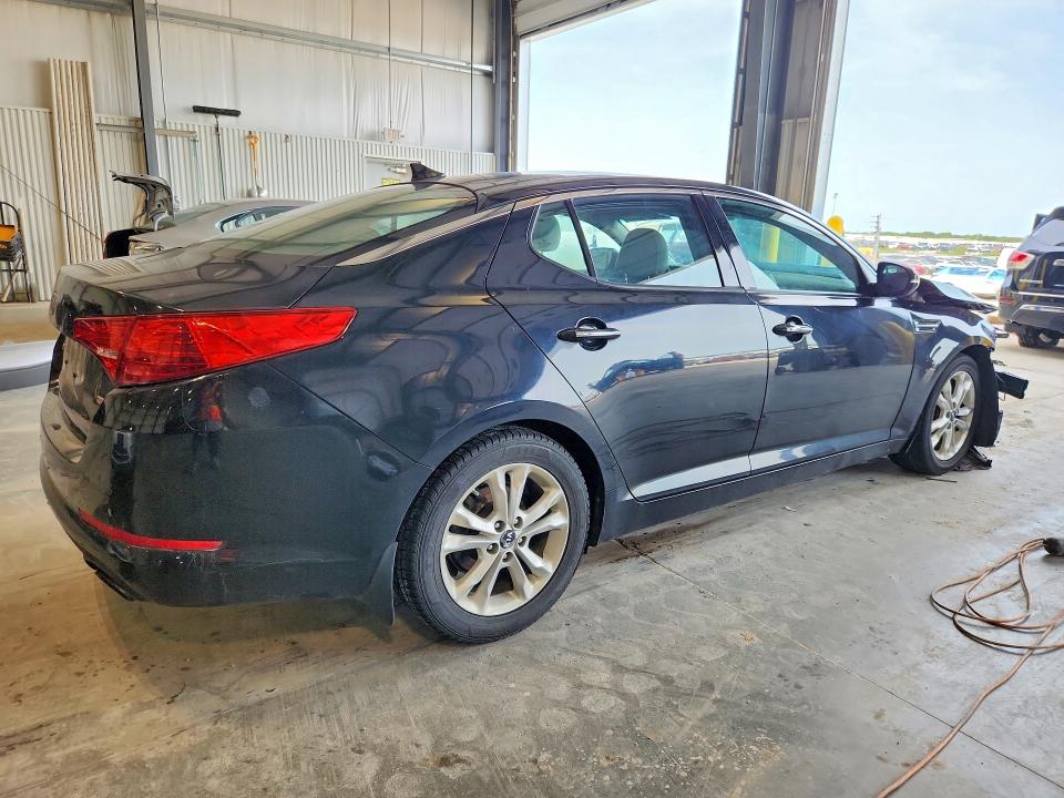 Photo 3 from auction – 2011 KIA OPTIMA with VIN KNAGN4A72B5099720