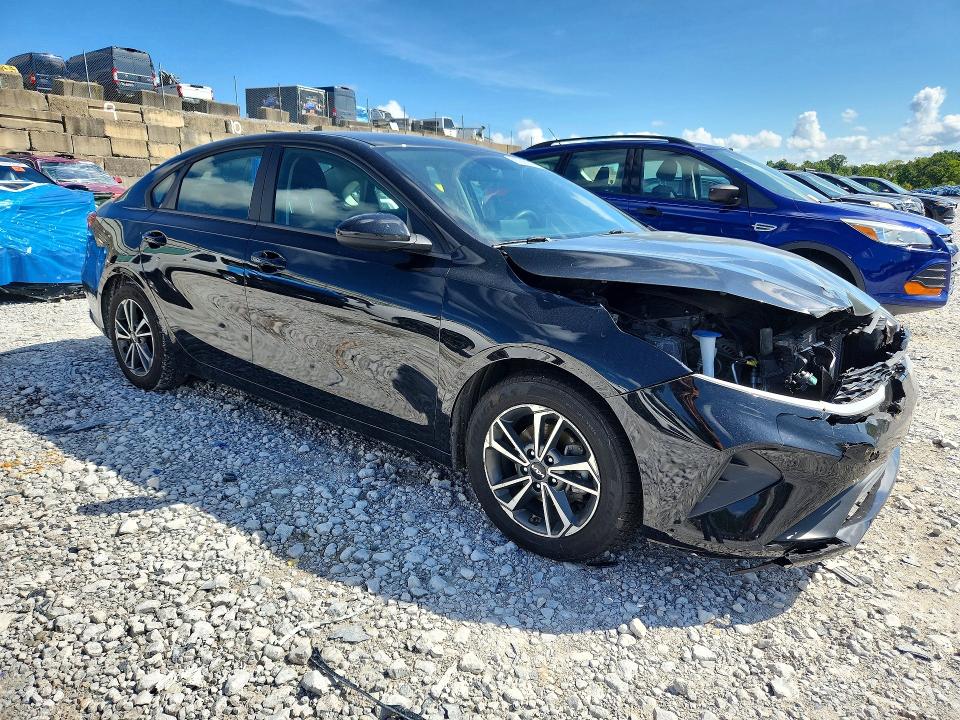 Foto 4 de la subasta – 2022 KIA FORTE con VIN 3KPF24AD2NE464645