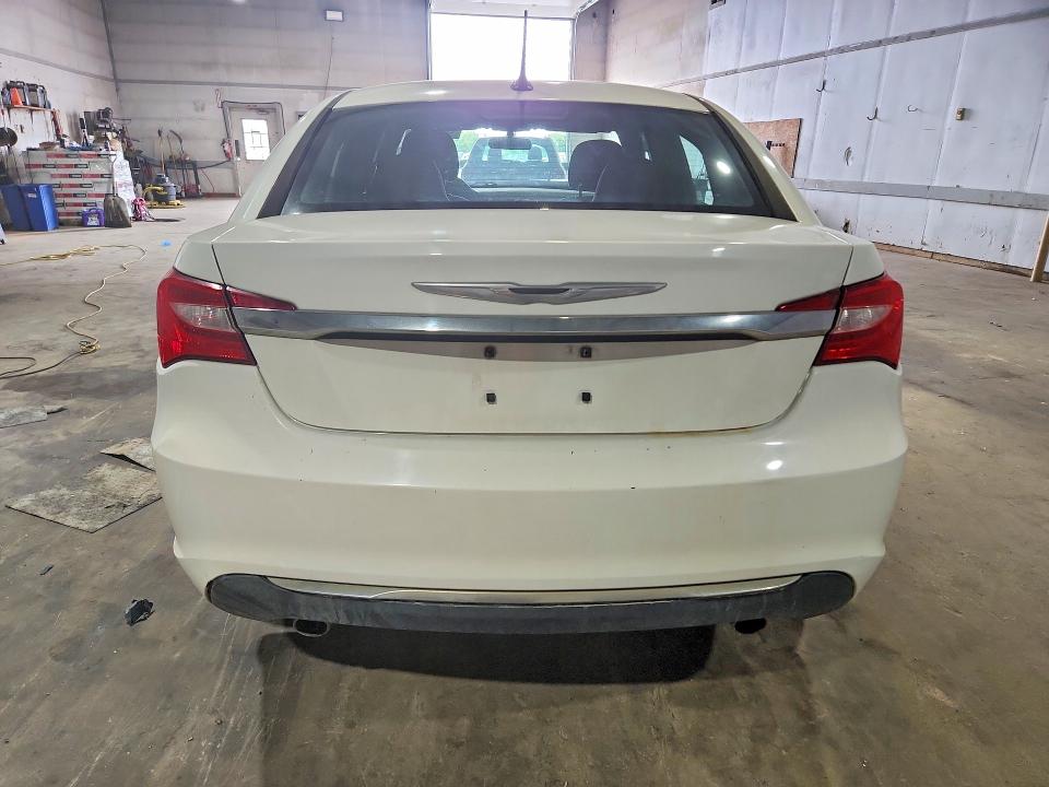Photo 6 from auction – 2012 CHRYSLER 200 with VIN 1C3CCBBG1CN299388