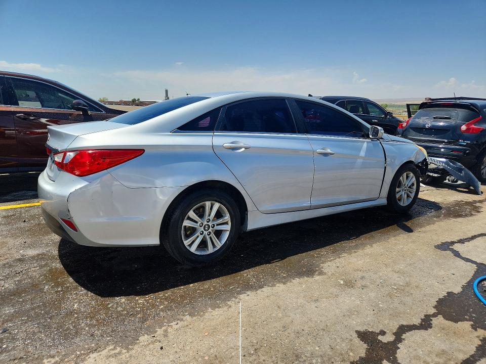 Photo 3 from auction – 2014 HYUNDAI SONATA with VIN 5NPEB4AC1EH859141