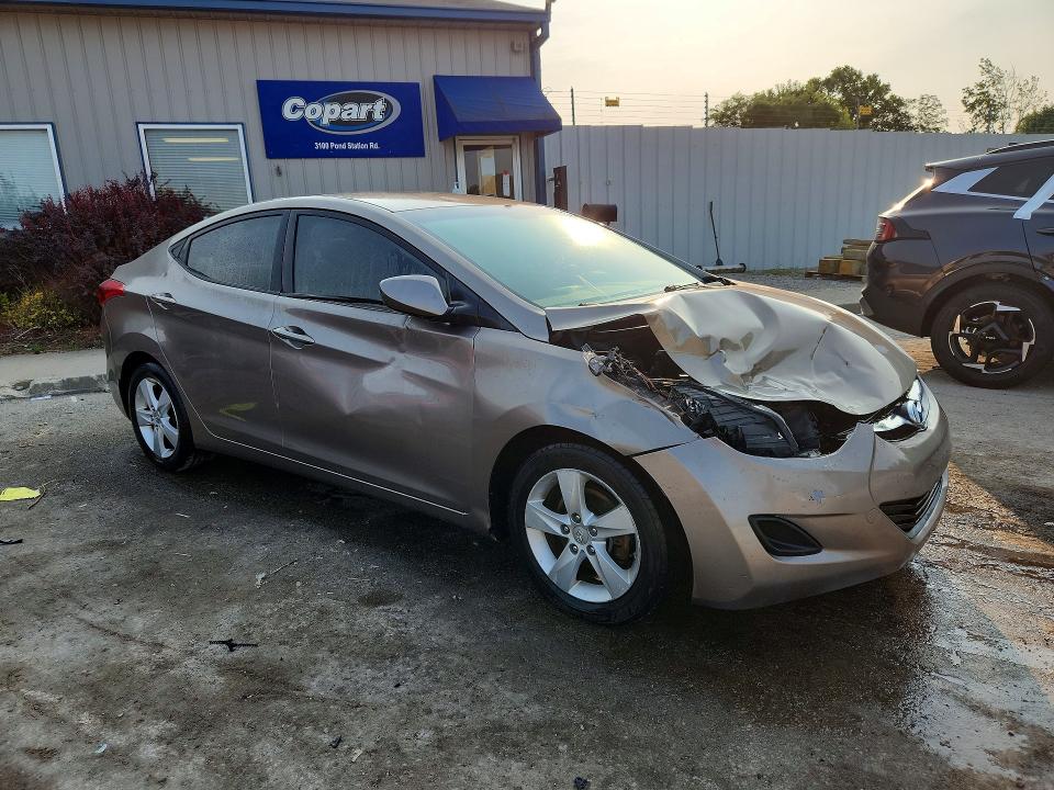 Photo 4 from auction – 2013 HYUNDAI ELANTRA with VIN 5NPDH4AE4DH382893