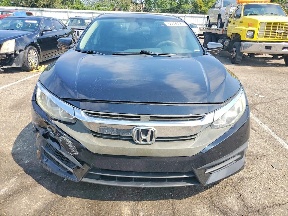 Photo 5 from auction – 2017 HONDA CIVIC with VIN 19XFC2F72HE063640