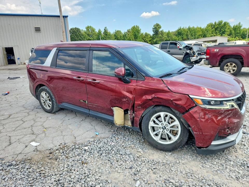 Photo 4 from auction – 2023 KIA CARNIVAL with VIN KNDNB4H36P6196930