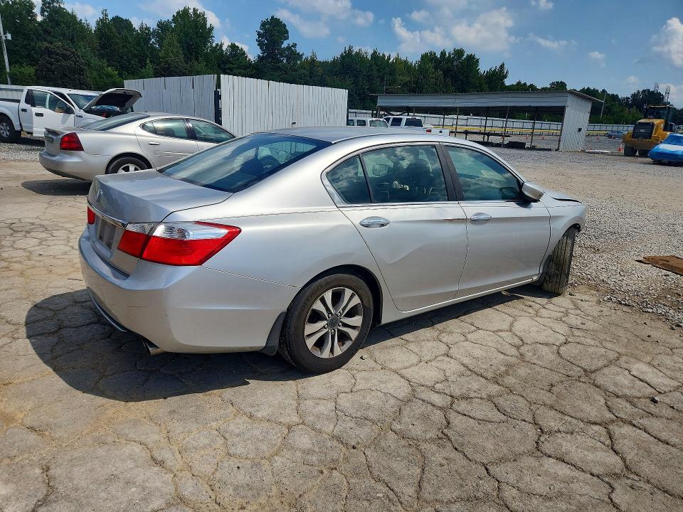 Photo 3 from auction – 2014 HONDA ACCORD with VIN 1HGCR2F35EA132397