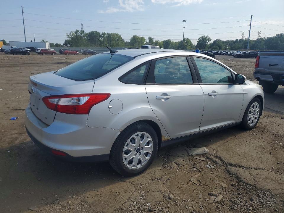 Photo 3 from auction – 2012 FORD FOCUS with VIN 1FAHP3F2XCL266868