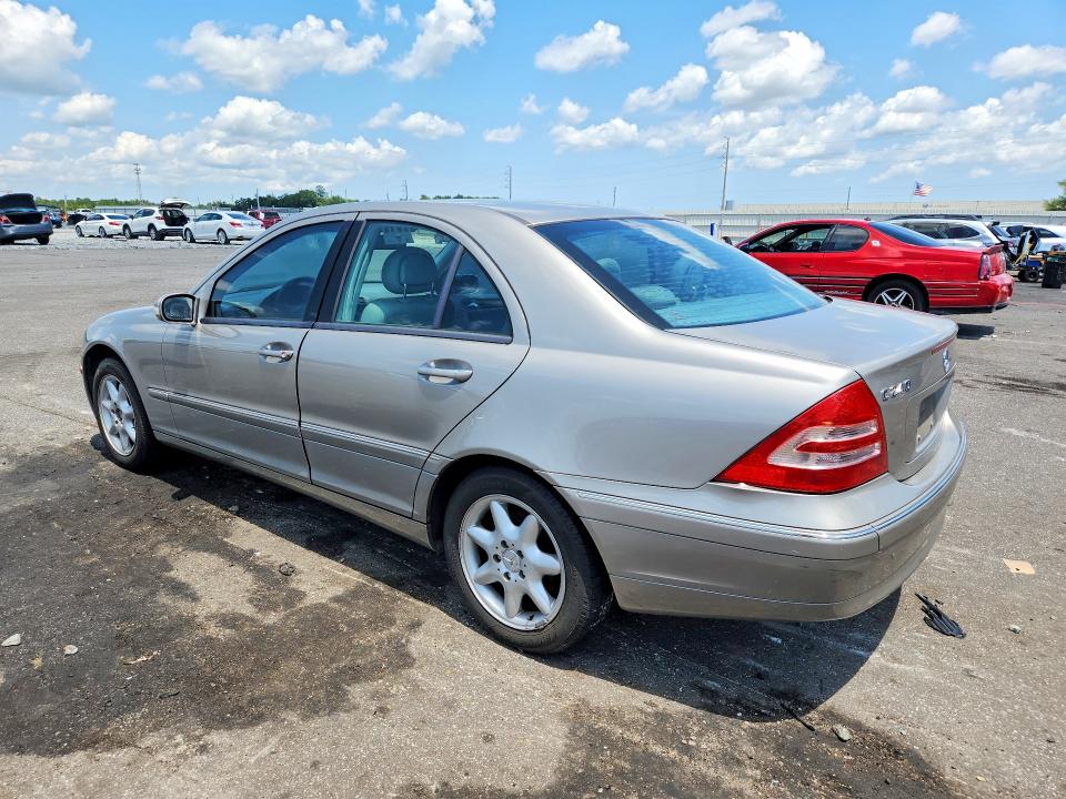 Photo 2 from auction – 2004 MERCEDES-BENZ C with VIN WDBRF61J24E015252