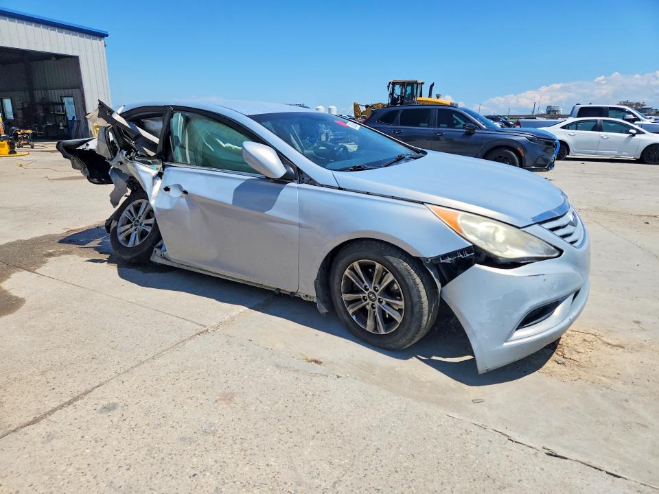 Photo 4 from auction – 2012 HYUNDAI SONATA with VIN 5NPEB4AC9CH472317