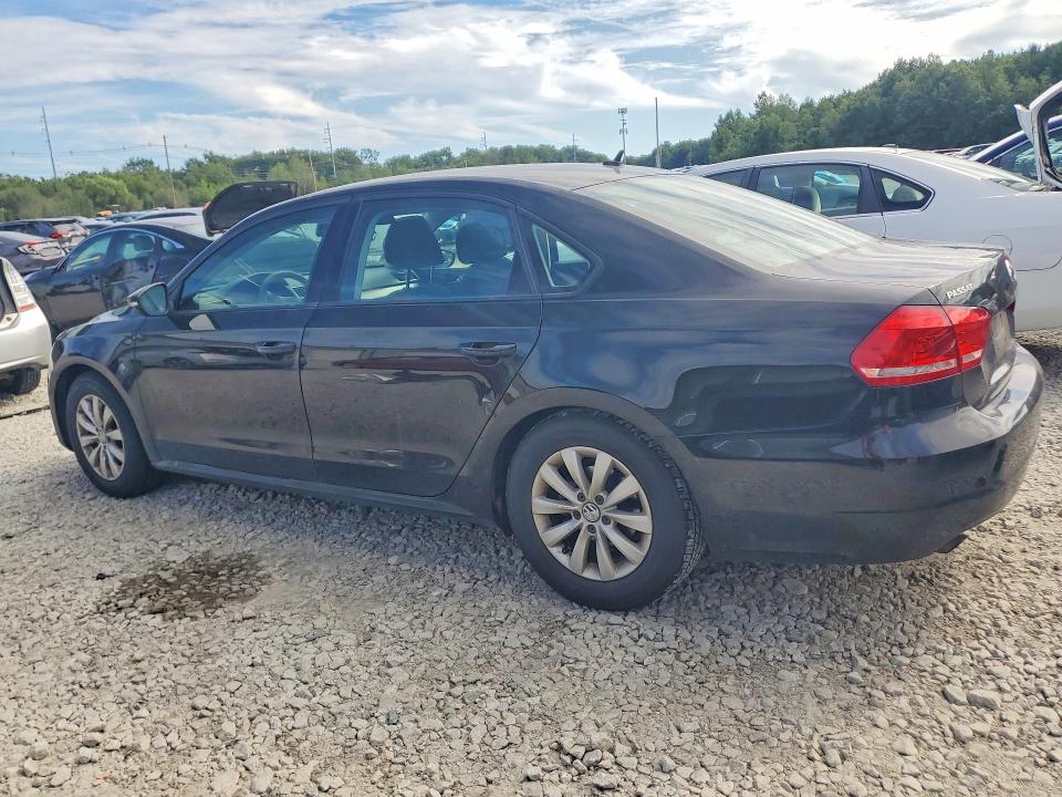 Фото 2 с аукциона – 2012 VOLKSWAGEN PASSAT с VIN 1VWAP7A33CC025864