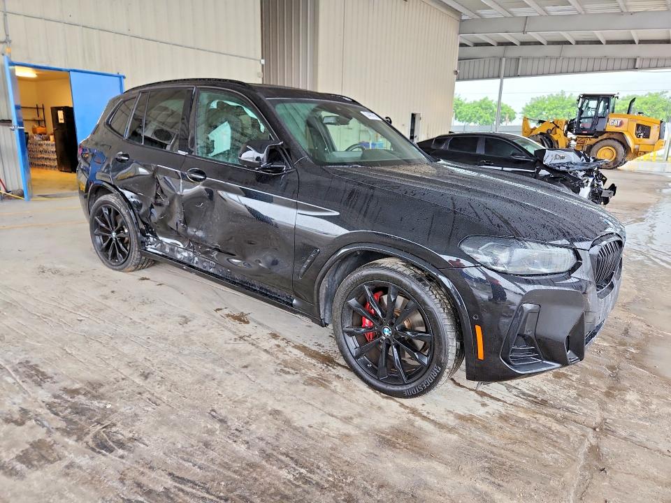 Photo 4 from auction – 2023 BMW X3 with VIN 5UX83DP01P9S63996