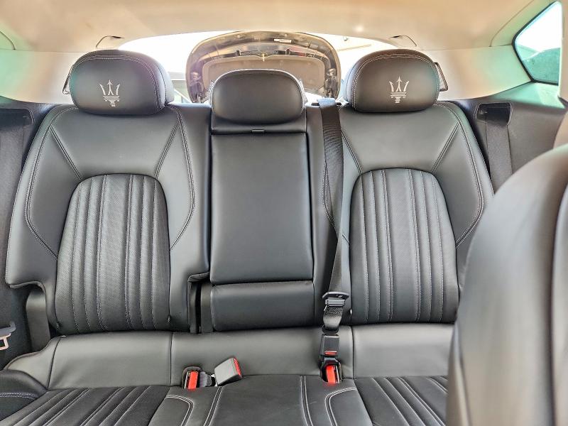 Photo 10 from auction – 2017 MASERATI LEVANTE with VIN ZN661YULXHX228213