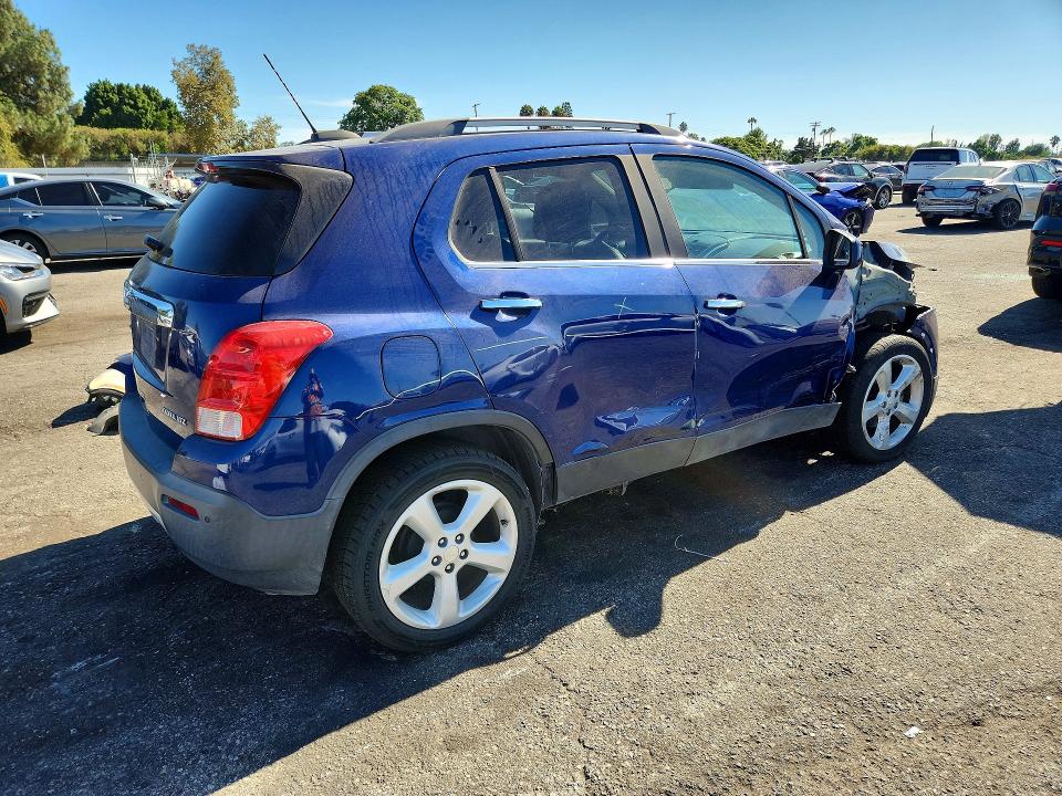 Photo 3 from auction – 2015 CHEVROLET TRAX with VIN 3GNCJNSB5FL231999