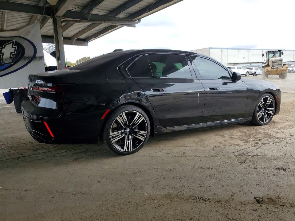 Фото 3 с аукциона – 2024 BMW 760 с VIN WBA33EJ04RCP67312