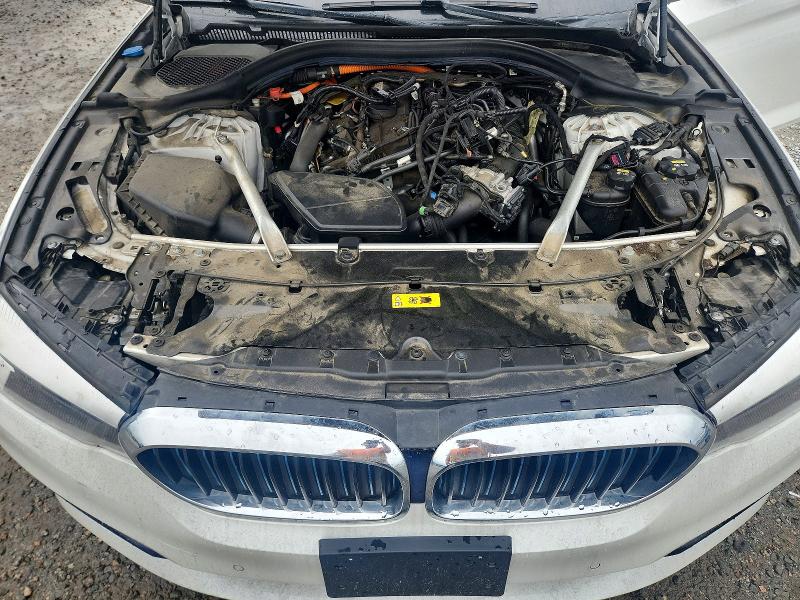 Photo 11 from auction – 2019 BMW 530E with VIN WBAJA9C59KB254100