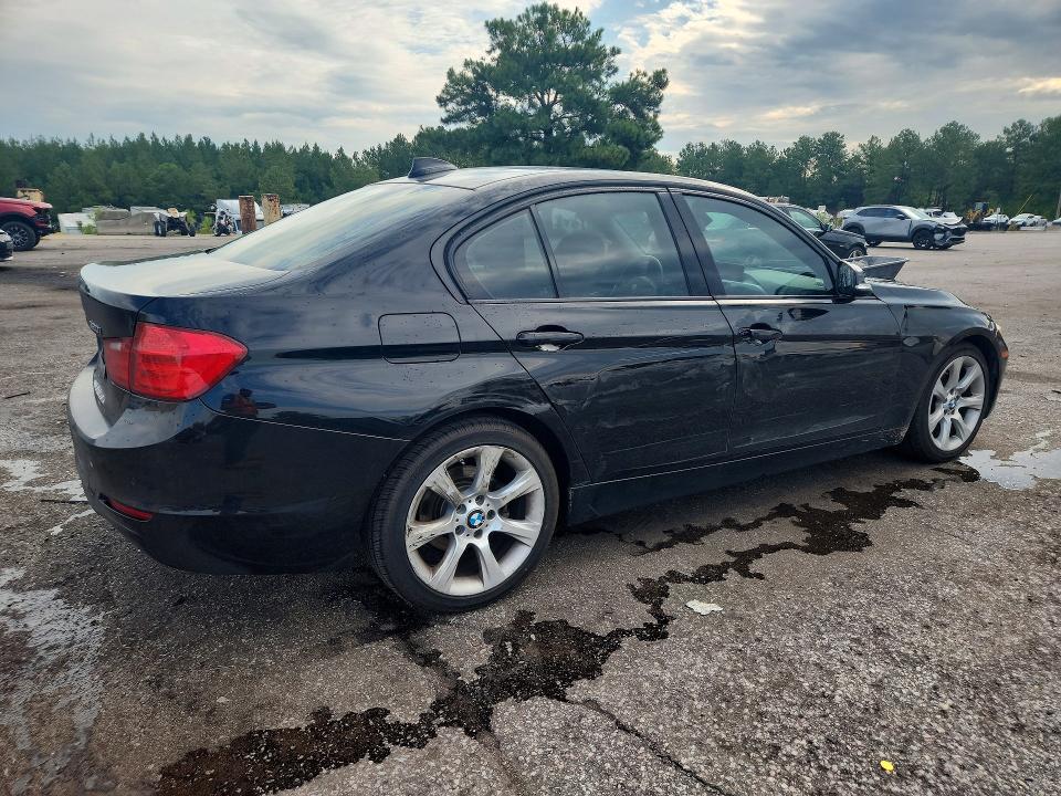 صورة رقم 3 من المزاد - 2015 BMW 320 مع VIN WBA3B1G56FNT07504
