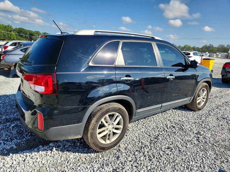 Снимка 3 от търг – 2015 KIA SORENTO с VIN 5XYKT4A67FG593790