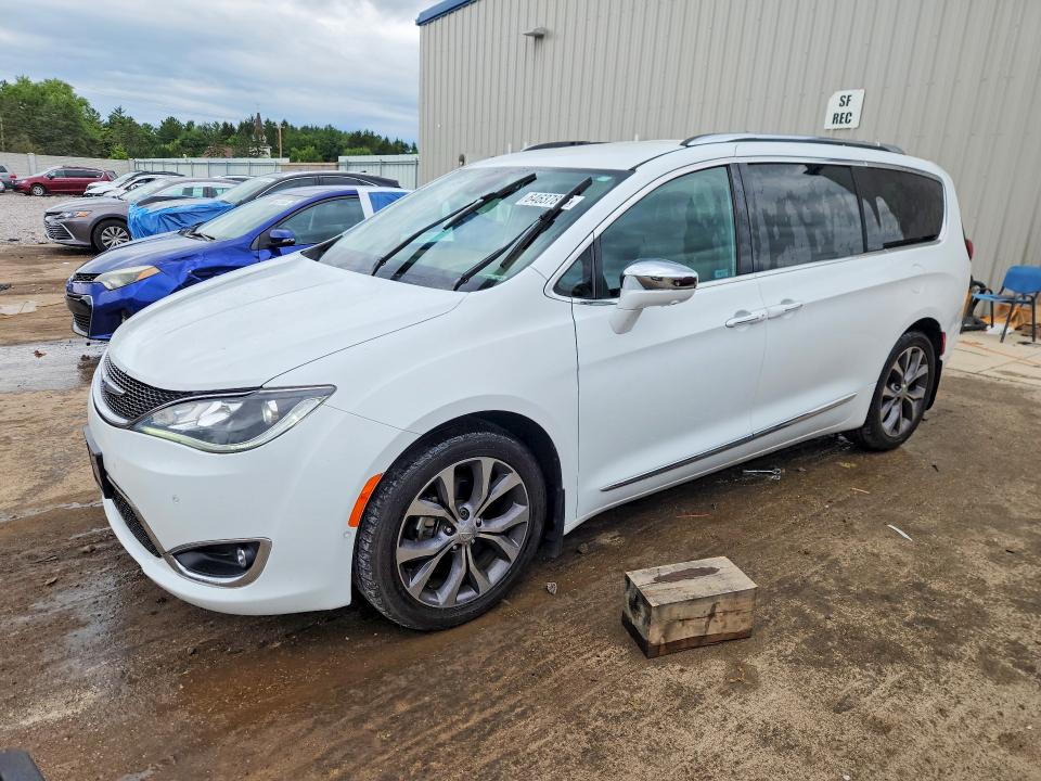 CHRYSLER PACIFICA 2017 with VIN 2C4RC1GG5HR564798 - Photo from auction