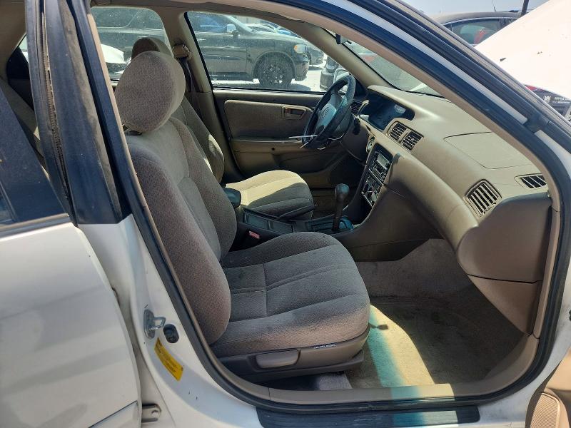 Снимка 7 от търг – 2000 TOYOTA CAMRY с VIN 4T1BG28K2YU924462