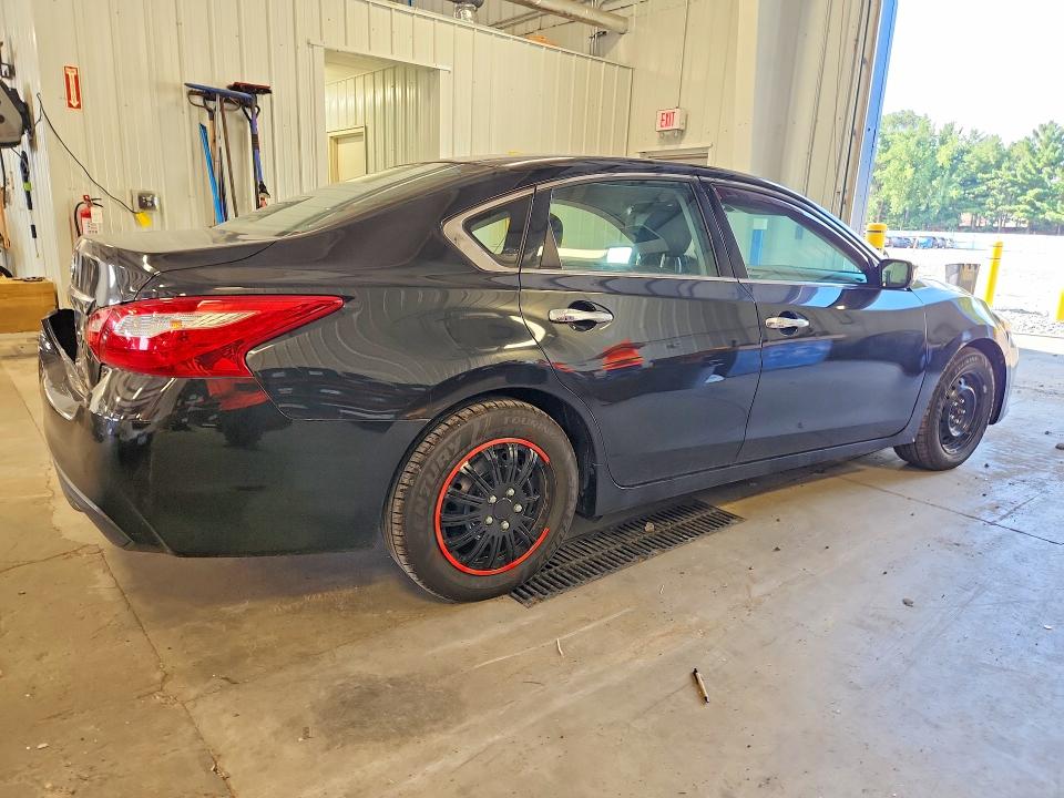 Photo 3 from auction – 2016 NISSAN ALTIMA with VIN 1N4AL3AP6GN355539