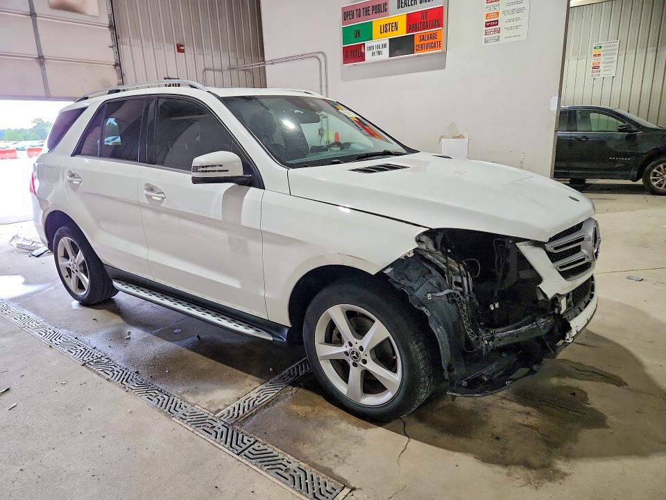 Photo 4 from auction – 2017 MERCEDES-BENZ GLE with VIN 4JGDA5HB0HA938423