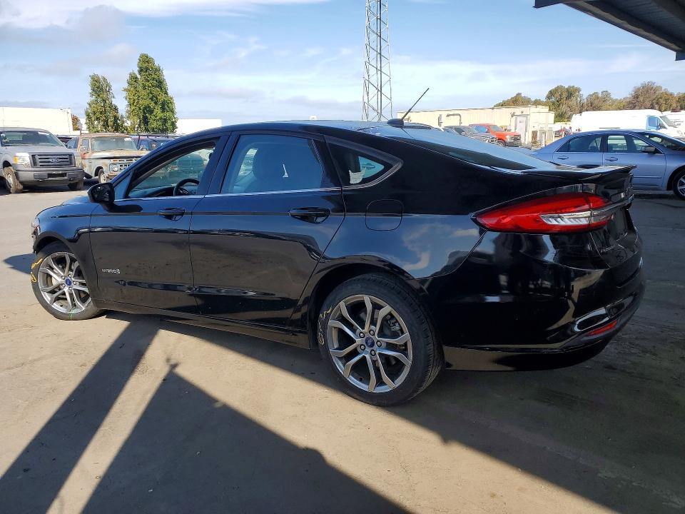 Photo 2 from auction – 2017 FORD FUSION with VIN 3FA6P0LU8HR315313