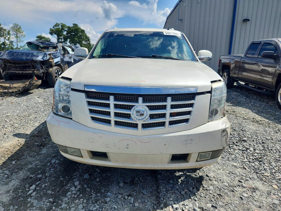 Photo 5 from auction – 2010 CADILLAC ESCALADE with VIN 1GYUCHEF0AR200842