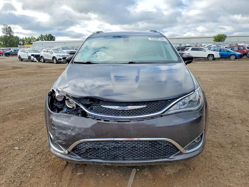 Photo 5 from auction – 2017 CHRYSLER PACIFICA with VIN 2C4RC1EGXHR837673