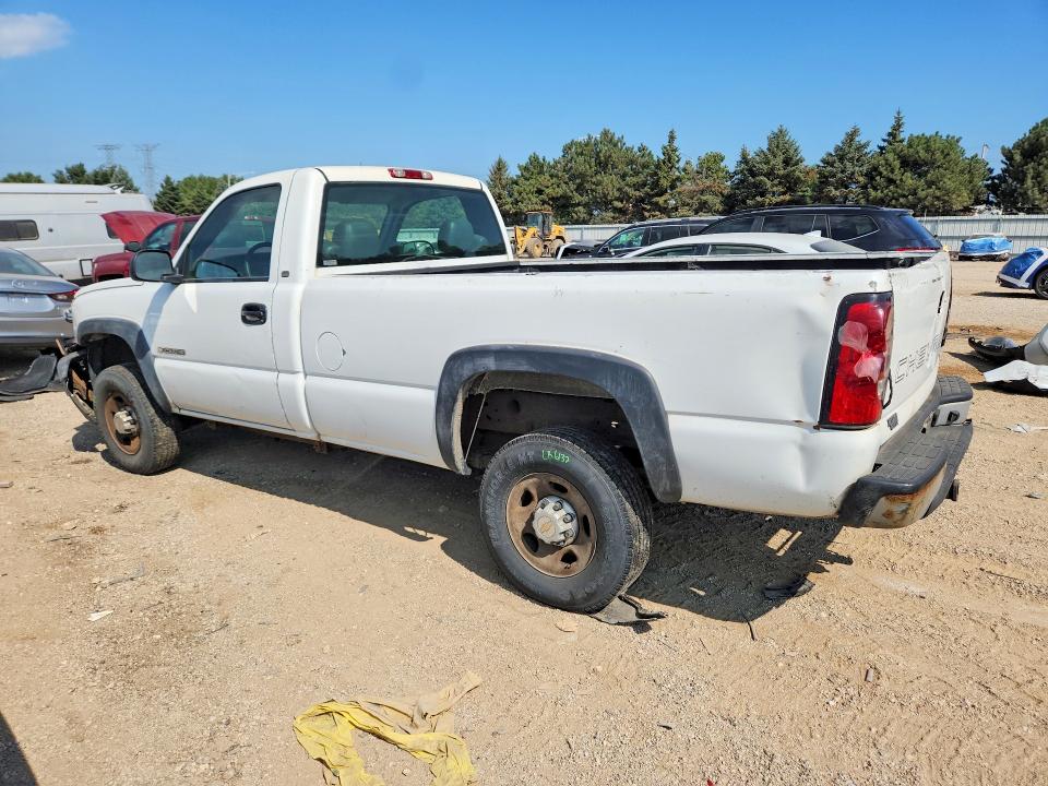 Photo 2 from auction – 2004 CHEVROLET SILVERADO with VIN 1GCHC24U44E262311