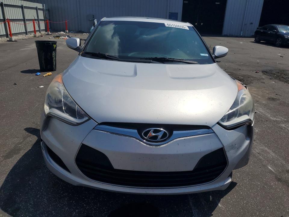 Photo 5 from auction – 2017 HYUNDAI VELOSTER with VIN KMHTC6AD5HU320987