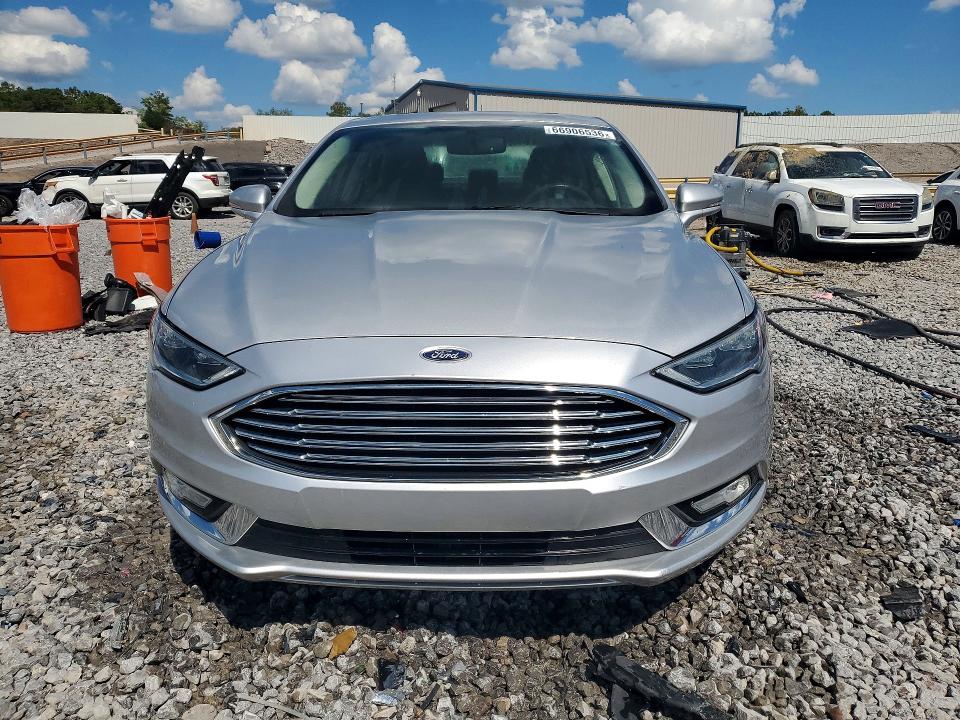 Photo 5 from auction – 2017 FORD FUSION with VIN 3FA6P0RU5HR301750