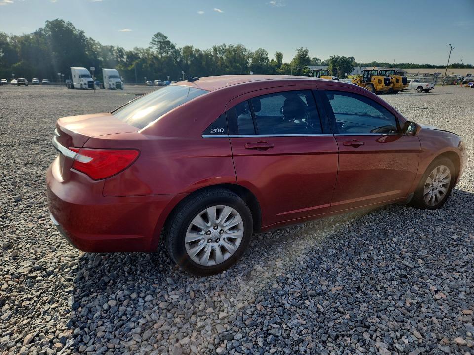 Photo 3 from auction – 2014 CHRYSLER 200 with VIN 1C3CCBAB1EN143490