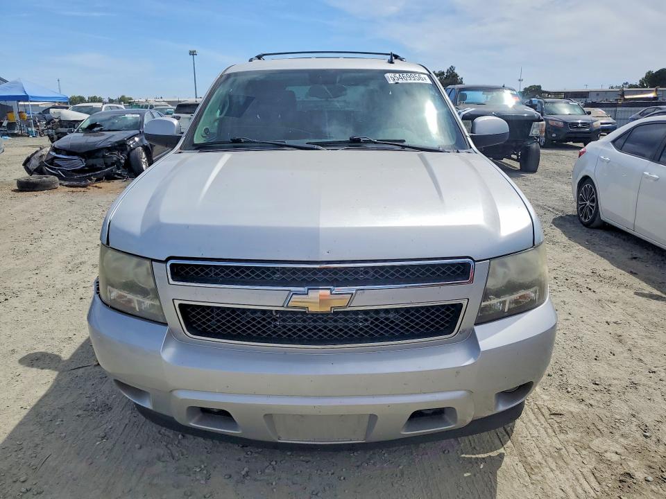 Photo 5 from auction – 2011 CHEVROLET TAHOE with VIN 1GNSKAE08BR378266