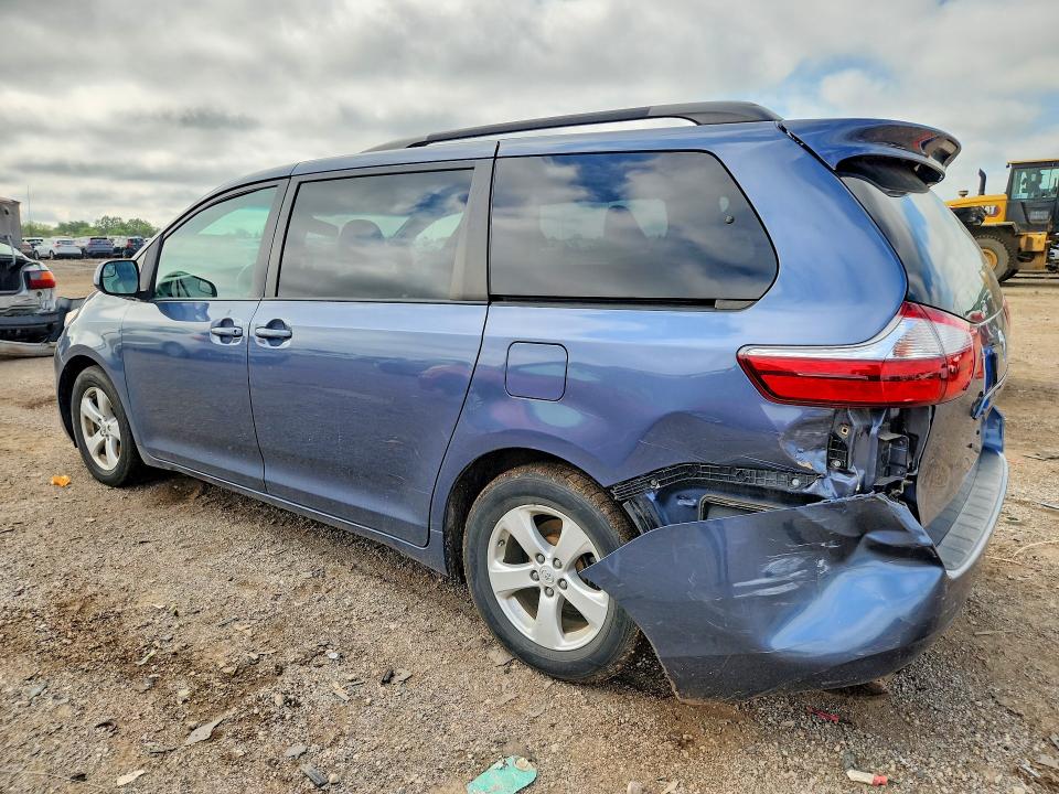 Photo 2 from auction – 2015 TOYOTA SIENNA with VIN 5TDKK3DC3FS555961