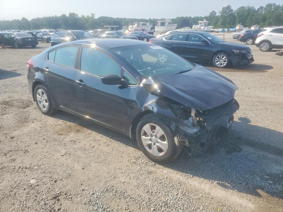 Photo 4 from auction – 2017 KIA FORTE with VIN 3KPFK4A73HE130848