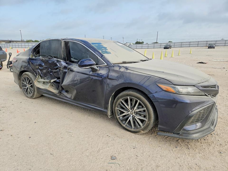 Photo 4 from auction – 2022 TOYOTA CAMRY with VIN 4T1G11AK8NU663331