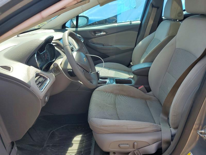 Photo 7 from auction – 2018 CHEVROLET CRUZE with VIN 1G1BE5SM8J7236730