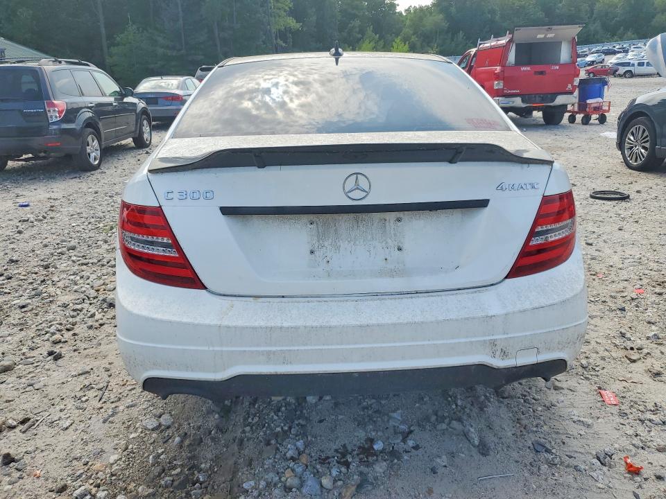 Photo 6 from auction – 2013 MERCEDES-BENZ C with VIN WDDGF8AB9DR293349