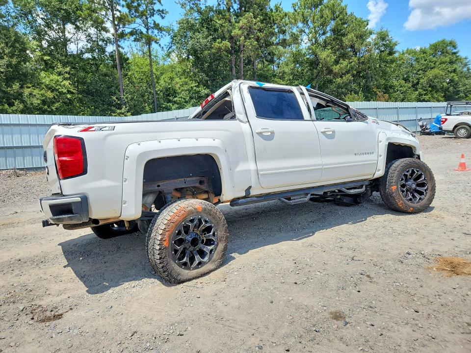 Photo 3 from auction – 2018 CHEVROLET SILVERADO with VIN 3GCUKREC3JG308232