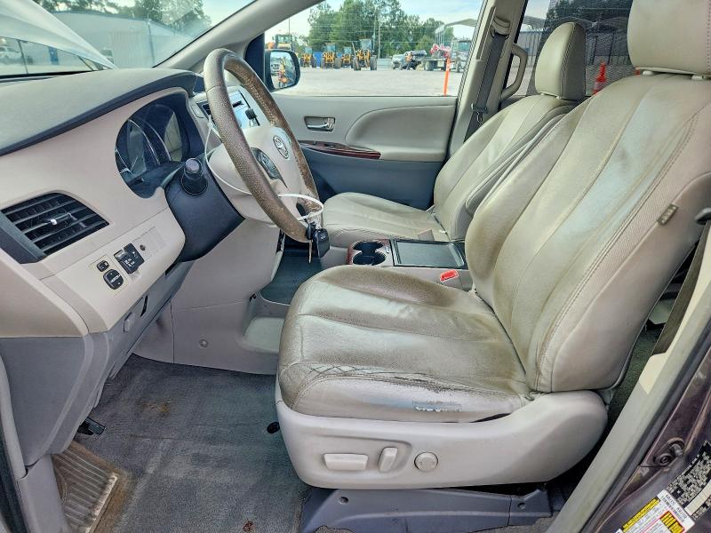 Photo 7 from auction – 2014 TOYOTA SIENNA with VIN 5TDYK3DC3ES433660