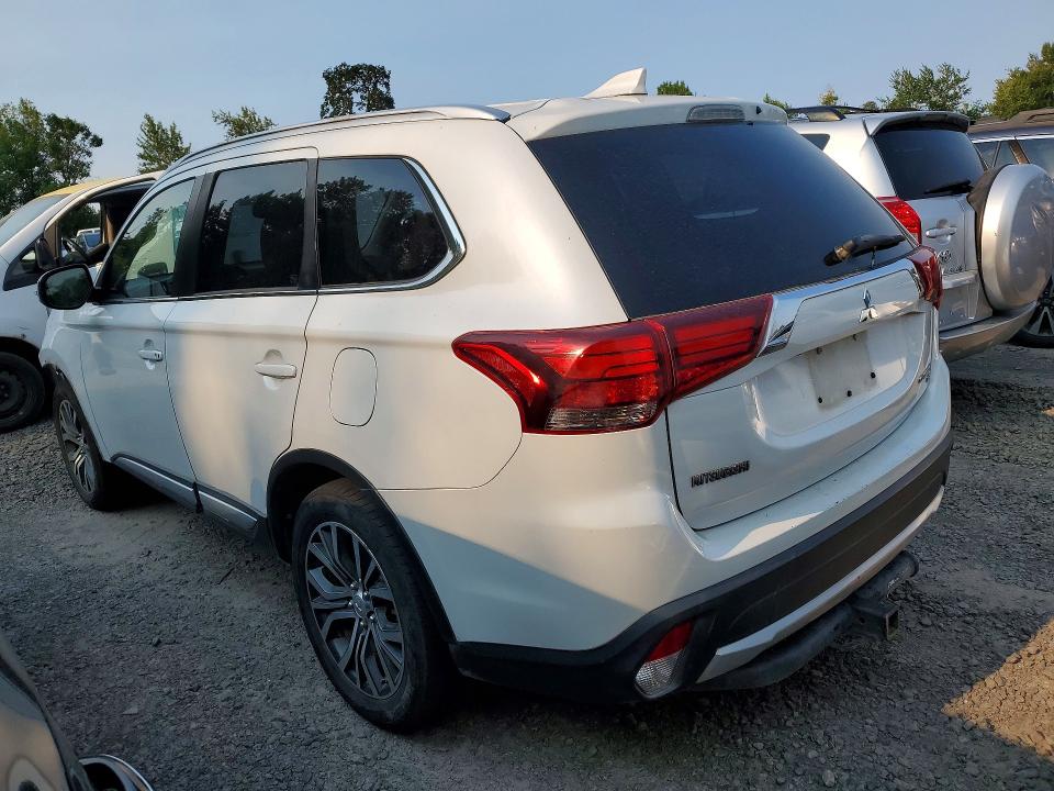Photo 2 from auction – 2017 MITSUBISHI OUTLANDER with VIN JA4AZ3A36HZ066252