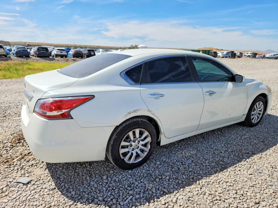 Photo 3 from auction – 2015 NISSAN ALTIMA with VIN 1N4AL3AP4FN318066