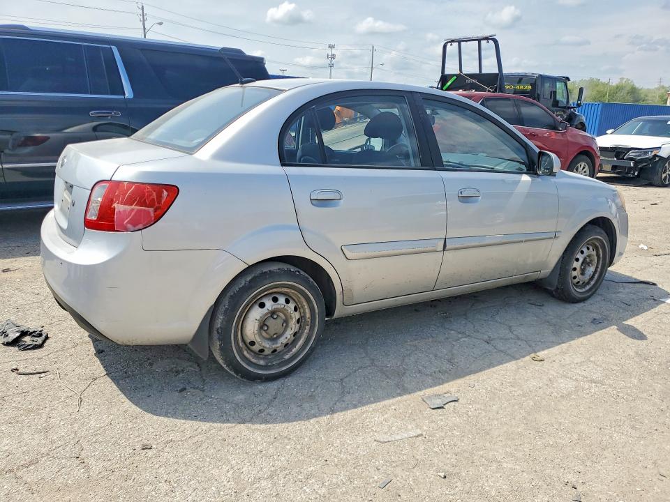 Zdjęcie 3 z aukcji – 2011 KIA RIO z VIN KNADH4A3XB6751324