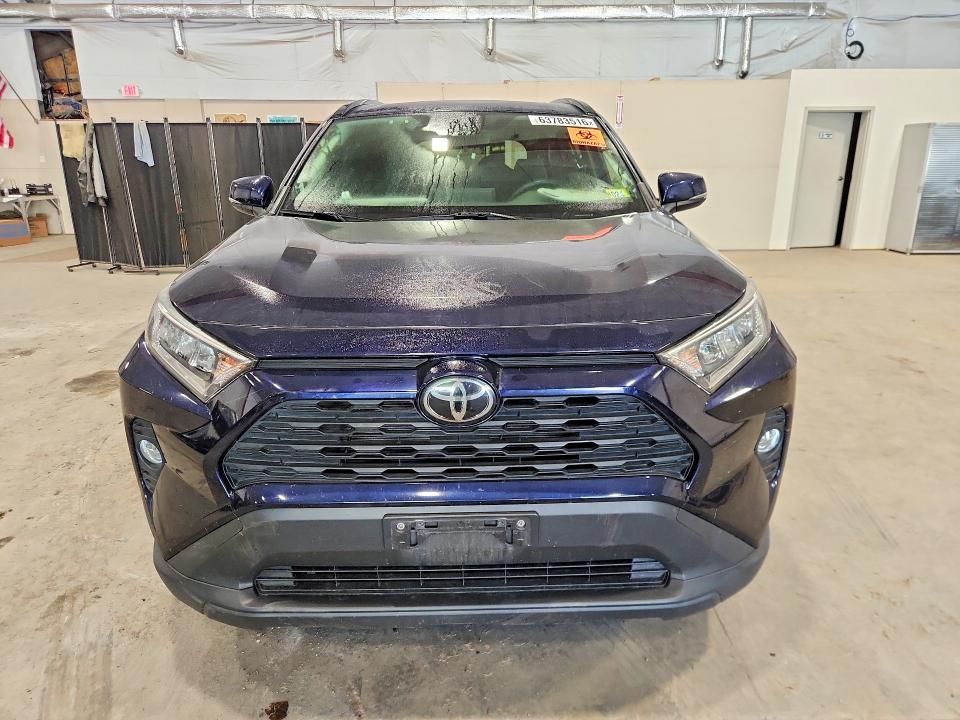 Photo 5 from auction – 2019 TOYOTA RAV4 with VIN JTMP1RFV0KD016228