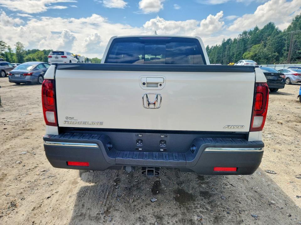 Photo 6 from auction – 2019 HONDA RIDGELINE with VIN 5FPYK3F57KB022882
